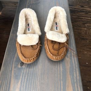 Minnetonka Slippers - Please Read!